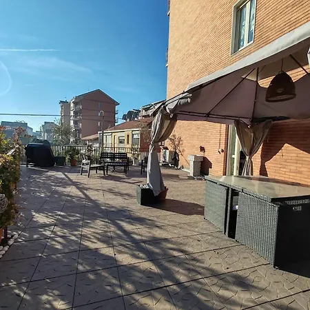 Terrace Near Metro & Free Parking *